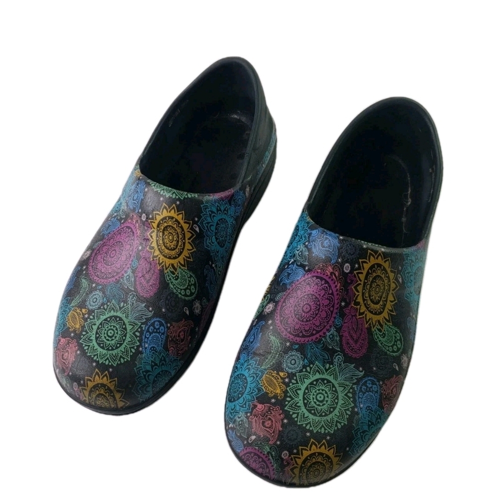 Crocs Women's Multicolor Patterned Clogs Size 8 - image 2